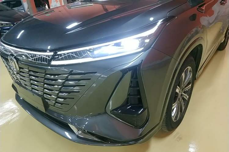 Used CHANGAN CS75 PLUS 2023 3rd Generation 1.5T Automatic Prestige Model Left Front Headlight