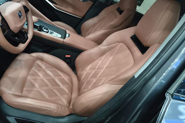 Used CHANGAN CS75 PLUS 2023 3rd Generation 1.5T Automatic Prestige Model Left Front Seat