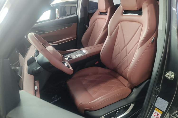 Used CHANGAN CS75 PLUS 2023 3rd Generation 1.5T Automatic Pilot Model Left Front Seat