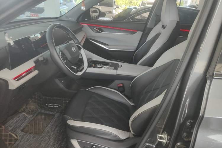 Used CHANGAN CS75 PLUS 2023 3rd Generation 1.5T Automatic Prestige Model Left Front Seat