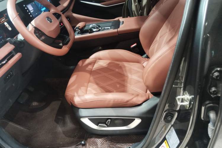 Used CHANGAN CS75 PLUS 2023 3rd Generation 1.5T Automatic Prestige Model Left Front Seat