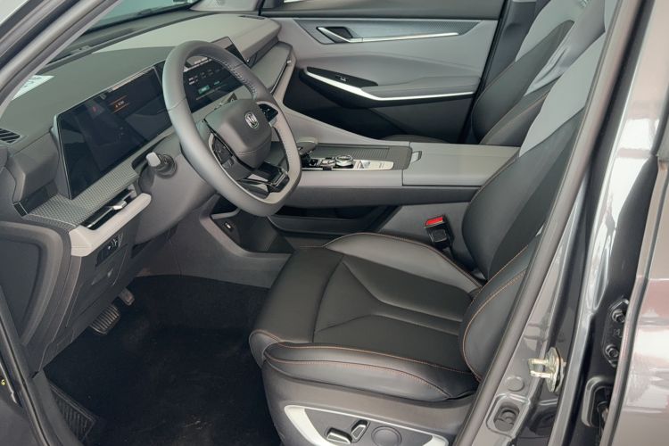 Used CHANGAN CS75 PLUS 2023 2nd Generation 1.5T Automatic Elite Version Left Front Seat