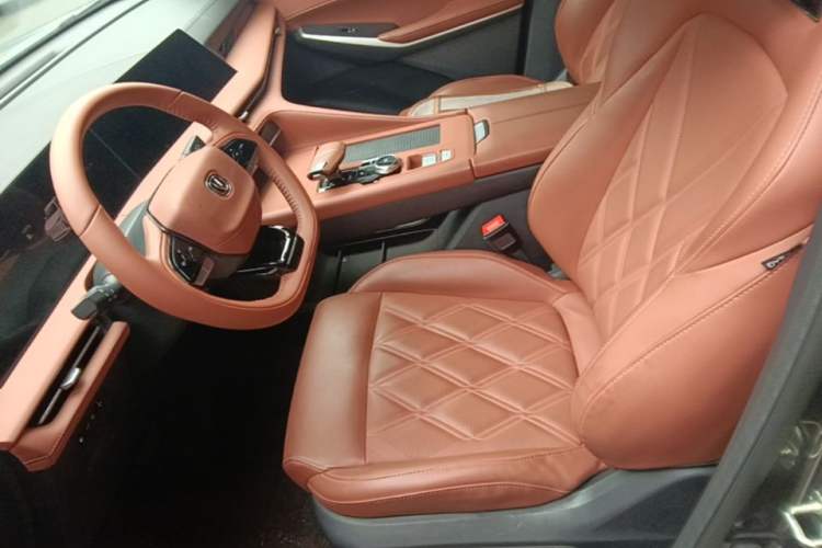 Used CHANGAN CS75 PLUS 2023 3rd Generation 2.0T Automatic Prestige Version Left Front Seat