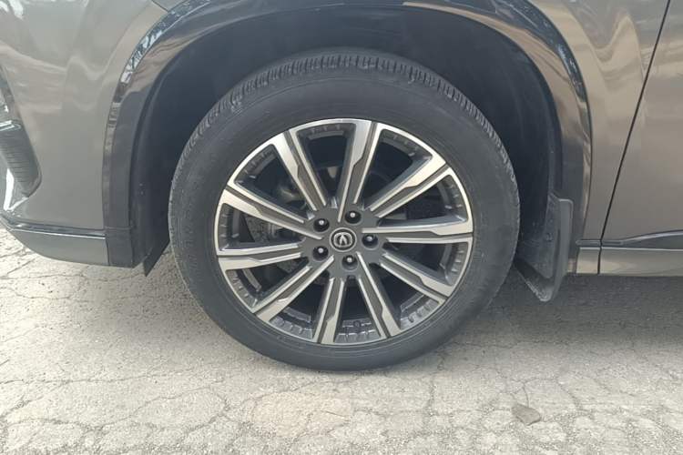 Used CHANGAN CS75 PLUS 2023 3rd Generation 1.5T Automatic Prestige Model Left Front Wheel Hub