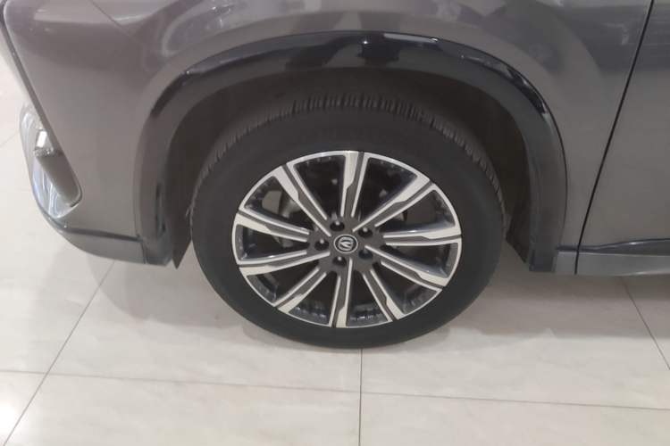 Used CHANGAN CS75 PLUS 2023 3rd Generation 1.5T Automatic Prestige Model Left Front Wheel Hub