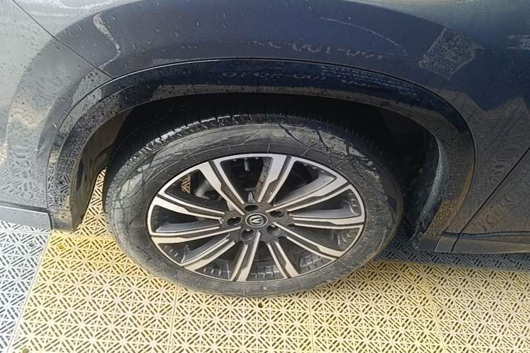 Used CHANGAN CS75 PLUS 2023 3rd Generation 1.5T Automatic Prestige Model Left Front Wheel Hub
