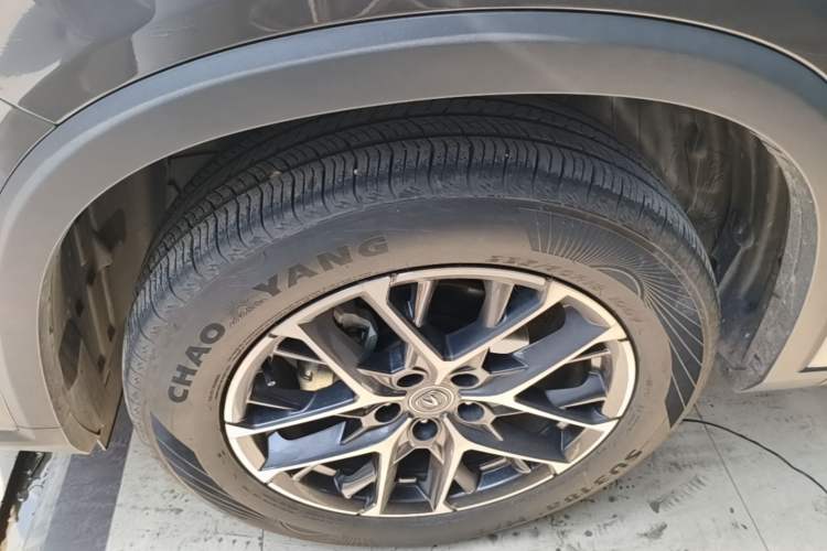 Used CHANGAN CS75 PLUS 2023 2nd Generation 1.5T Automatic Elite Version Left Front Wheel Hub