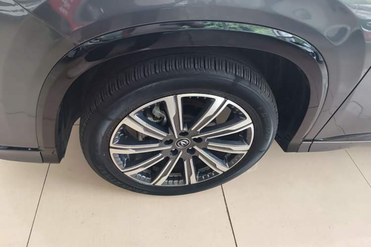 Used CHANGAN CS75 PLUS 2023 3rd Generation 1.5T Automatic Pilot Model Left Front Wheel Hub