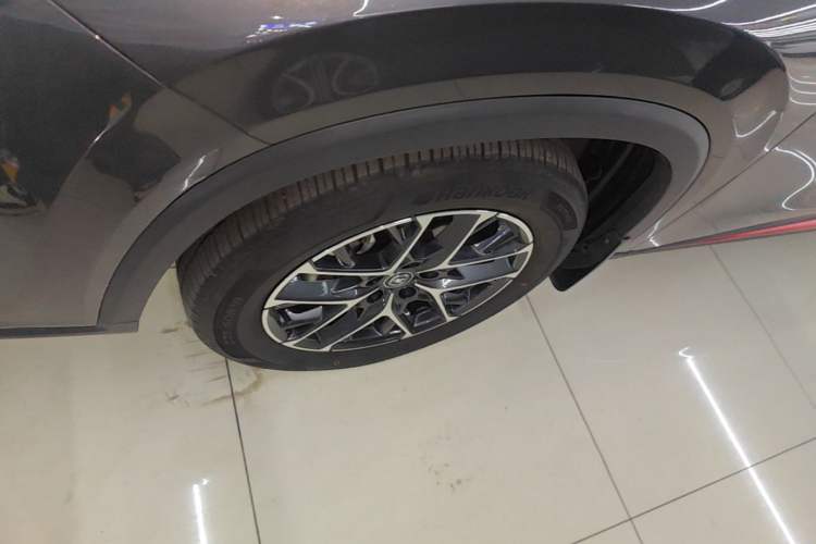 Used CHANGAN CS75 PLUS 2023 2nd Generation 1.5T Automatic Elite Version Left Front Wheel Hub