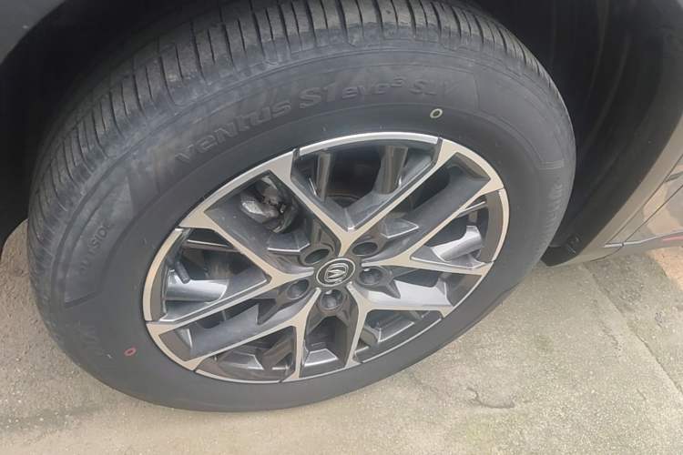 Used CHANGAN CS75 PLUS 2023 2nd Generation 1.5T Automatic Elite Version Left Front Wheel Hub