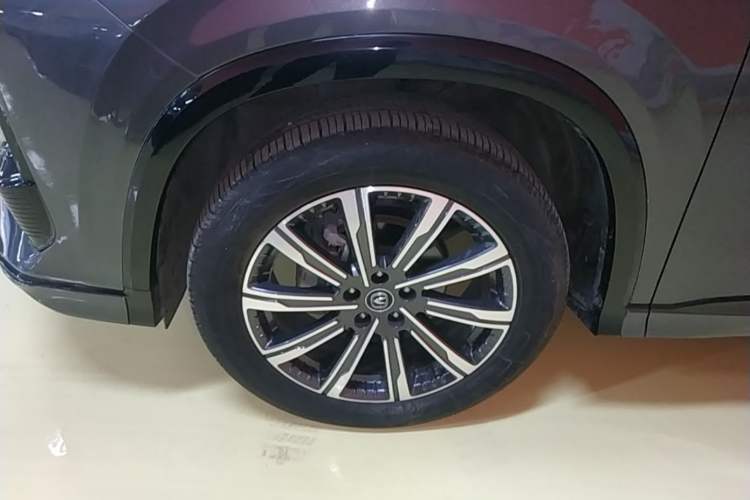 Used CHANGAN CS75 PLUS 2023 3rd Generation 1.5T Automatic Prestige Model Left Front Wheel Hub
