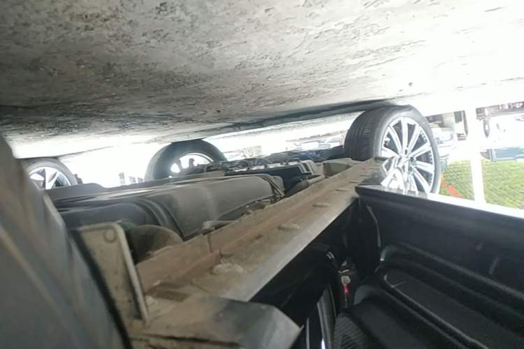 Used CHANGAN CS75 PLUS 2023 3rd Generation 1.5T Automatic Prestige Model Left Side Sill