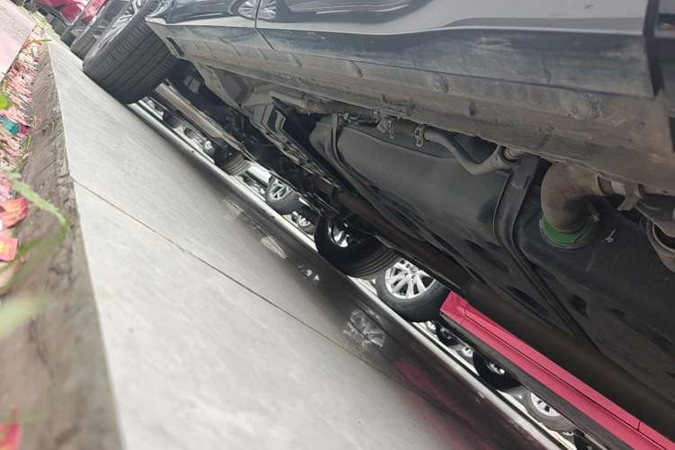 Used CHANGAN CS75 PLUS 2023 3rd Generation 1.5T Automatic Prestige Model Left Side Sill