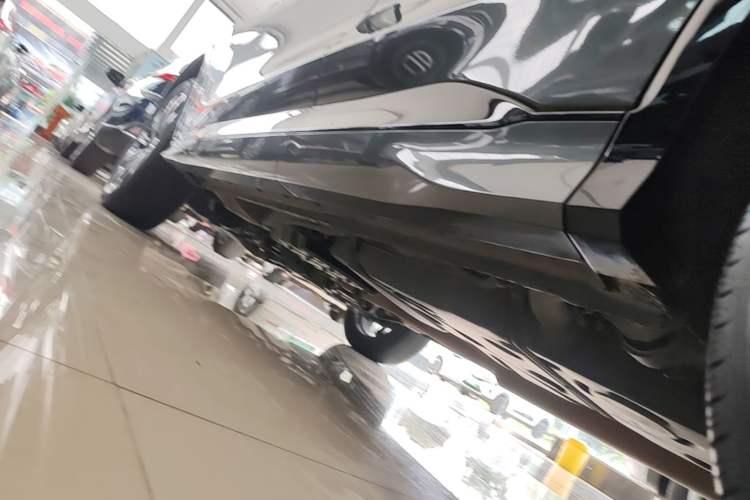 Used CHANGAN CS75 PLUS 2023 3rd Generation 1.5T Automatic Prestige Model Left Side Sill
