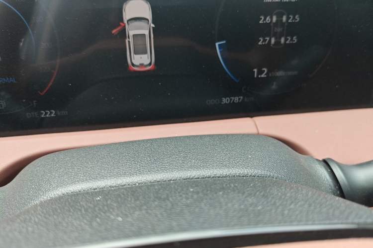 Used CHANGAN CS75 PLUS 2023 3rd Generation 1.5T Automatic Prestige Model Odometer Close Up