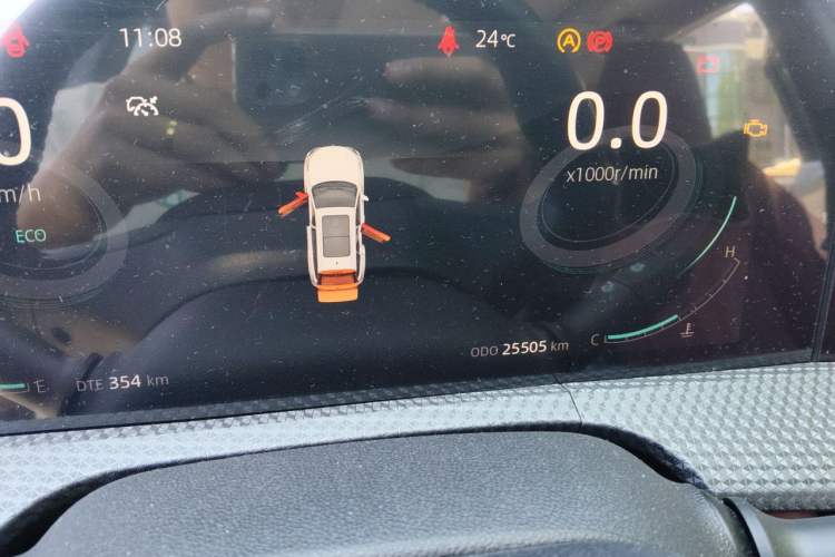 Used CHANGAN CS75 PLUS 2023 3rd Generation 1.5T Automatic Prestige Model Odometer Close Up
