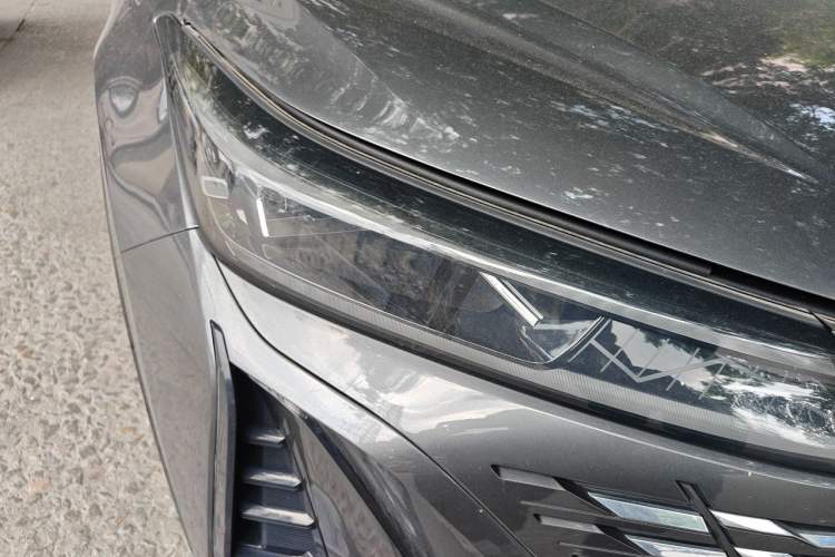 Used CHANGAN CS75 PLUS 2023 3rd Generation 1.5T Automatic Prestige Model Right Front Headlight
