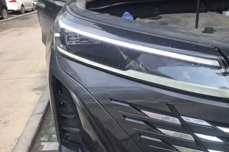 Used CHANGAN CS75 PLUS 2023 3rd Generation 1.5T Automatic Prestige Model Right Front Headlight