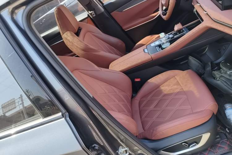 Used CHANGAN CS75 PLUS 2023 3rd Generation 1.5T Automatic Pilot Model Right Front Seat