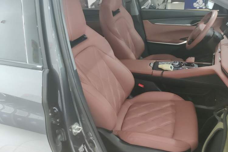 Used CHANGAN CS75 PLUS 2023 3rd Generation 1.5T Automatic Prestige Model Right Front Seat