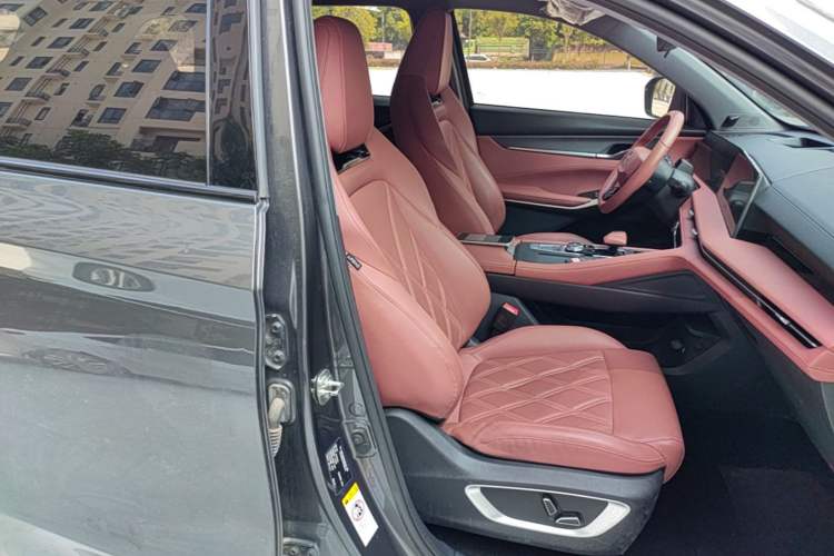 Used CHANGAN CS75 PLUS 2023 3rd Generation 1.5T Automatic Pilot Model Right Front Seat