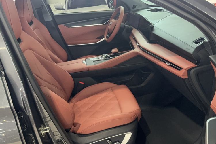 Used CHANGAN CS75 PLUS 2023 3rd Generation 1.5T Automatic Pilot Model Right Front Seat