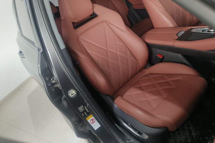 Used CHANGAN CS75 PLUS 2023 3rd Generation 1.5T Automatic Pilot Model Right Front Seat