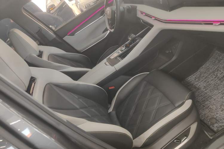 Used CHANGAN CS75 PLUS 2023 3rd Generation 1.5T Automatic Prestige Model Right Front Seat