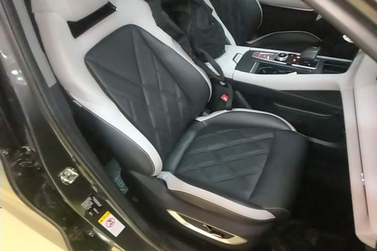 Used CHANGAN CS75 PLUS 2023 3rd Generation 1.5T Automatic Prestige Model Right Front Seat
