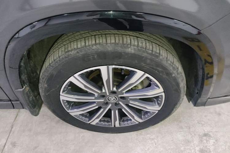 Used CHANGAN CS75 PLUS 2023 3rd Generation 1.5T Automatic Prestige Model Right Front Wheel Hub