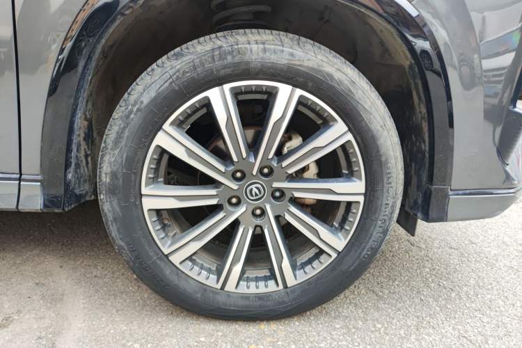 Used CHANGAN CS75 PLUS 2023 3rd Generation 1.5T Automatic Prestige Model Right Front Wheel Hub