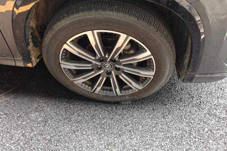 Used CHANGAN CS75 PLUS 2023 3rd Generation 1.5T Automatic Prestige Model Right Front Wheel Hub
