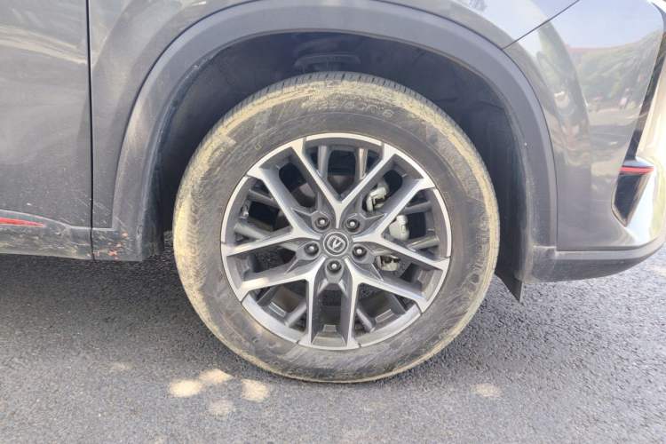 Used CHANGAN CS75 PLUS 2023 3rd Generation 1.5T Automatic Prestige Model Right Front Wheel Hub