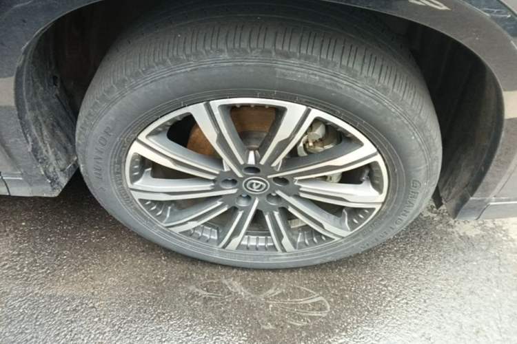 Used CHANGAN CS75 PLUS 2023 3rd Generation 2.0T Automatic Prestige Version Right Front Wheel Hub