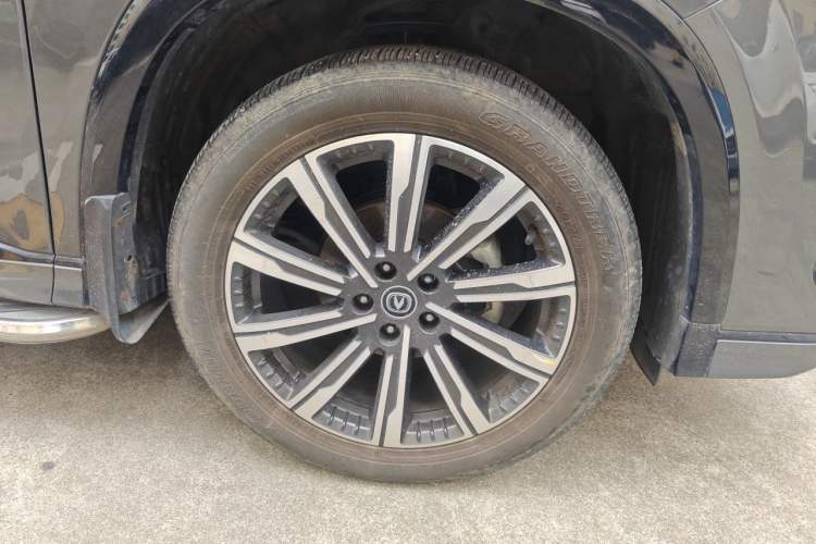 Used CHANGAN CS75 PLUS 2023 3rd Generation 1.5T Automatic Prestige Model Right Front Wheel Hub