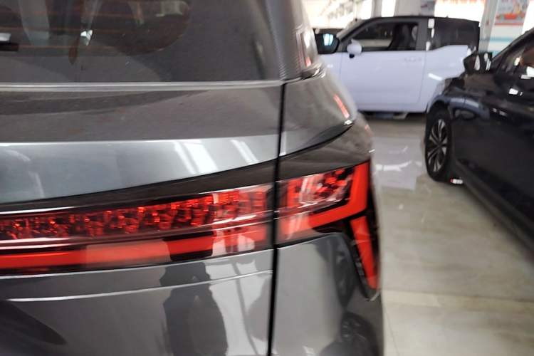 Used CHANGAN CS75 PLUS 2023 3rd Generation 1.5T Automatic Pilot Model Right Rear Taillight