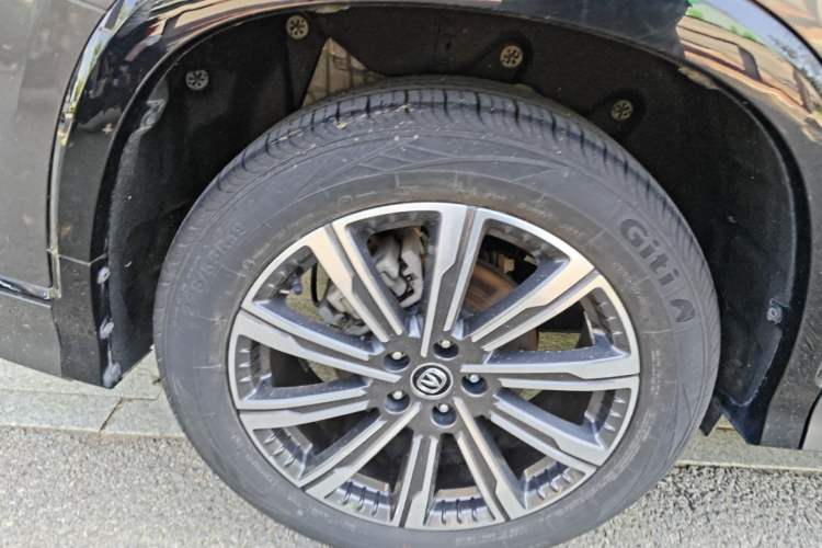 Used CHANGAN CS75 PLUS 2023 3rd Generation 1.5T Automatic Prestige Model Right Rear Wheel Hub
