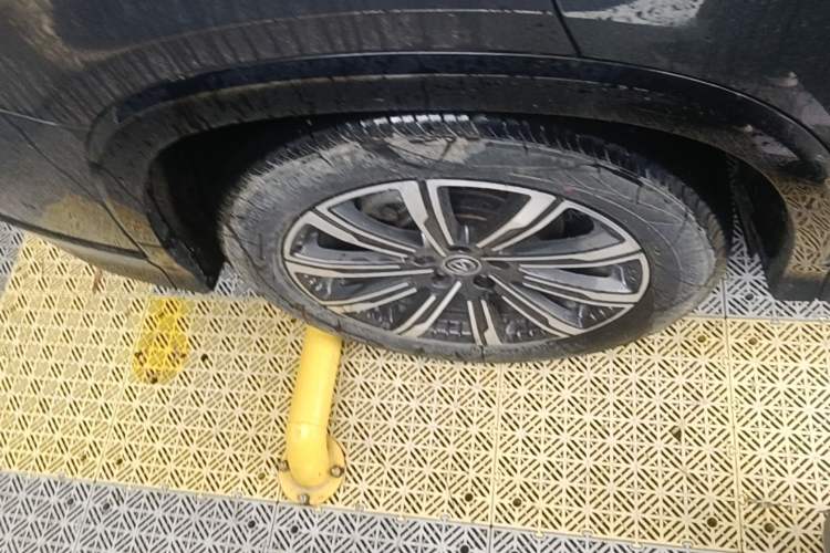 Used CHANGAN CS75 PLUS 2023 3rd Generation 1.5T Automatic Prestige Model Right Rear Wheel Hub