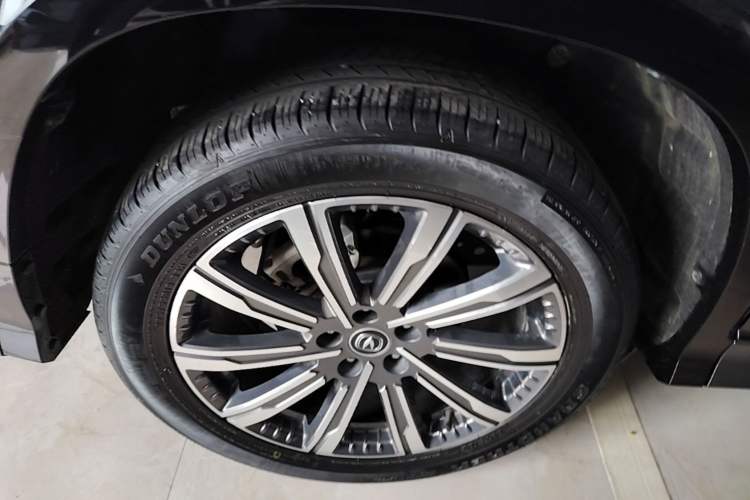 Used CHANGAN CS75 PLUS 2023 3rd Generation 1.5T Automatic Pilot Model Right Rear Wheel Hub