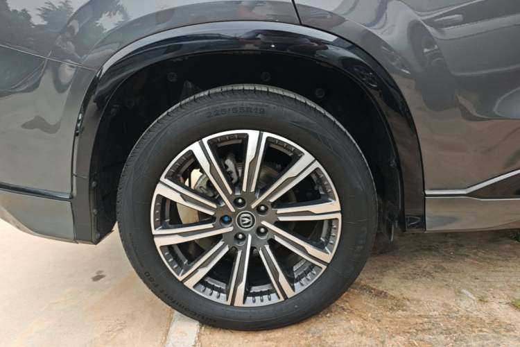 Used CHANGAN CS75 PLUS 2023 3rd Generation 1.5T Automatic Prestige Model Right Rear Wheel Hub