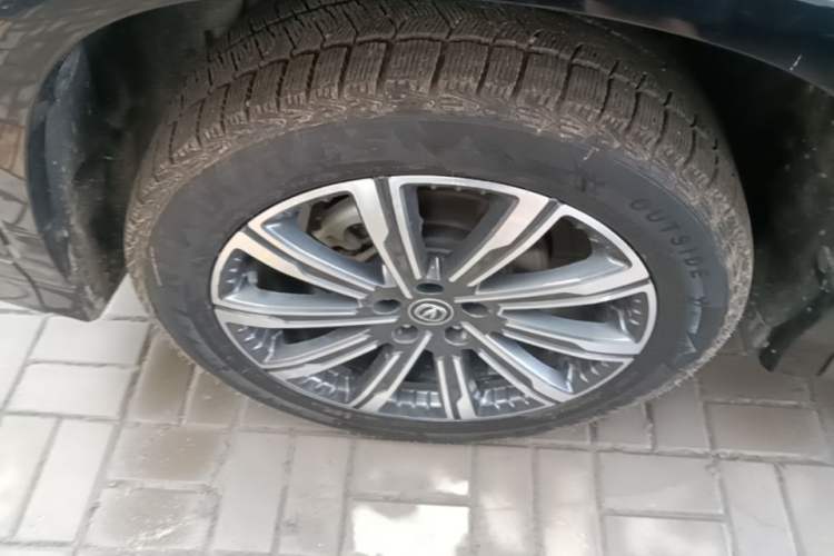 Used CHANGAN CS75 PLUS 2023 3rd Generation 1.5T Automatic Prestige Model Right Rear Wheel Hub