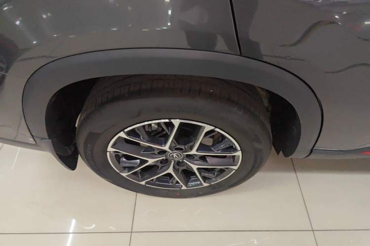 Used CHANGAN CS75 PLUS 2023 2nd Generation 1.5T Automatic Elite Version Right Rear Wheel Hub