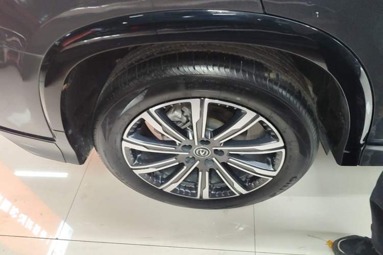 Used CHANGAN CS75 PLUS 2023 3rd Generation 1.5T Automatic Prestige Model Right Rear Wheel Hub