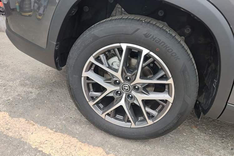 Used CHANGAN CS75 PLUS 2023 2nd Generation 1.5T Automatic Elite Version Right Rear Wheel Hub