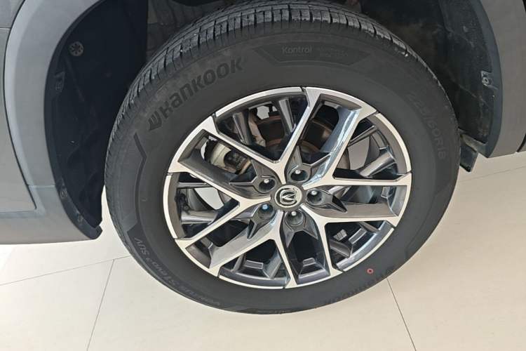 Used CHANGAN CS75 PLUS 2023 2nd Generation 1.5T Automatic Elite Version Right Rear Wheel Hub