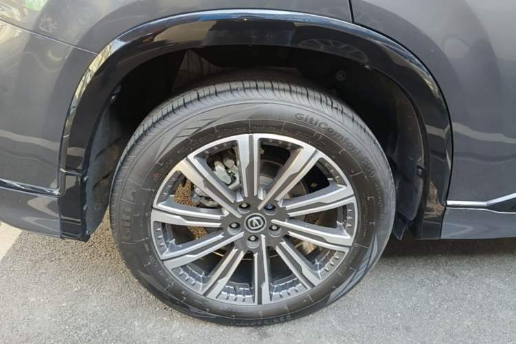 Used CHANGAN CS75 PLUS 2023 3rd Generation 1.5T Automatic Prestige Model Right Rear Wheel Hub