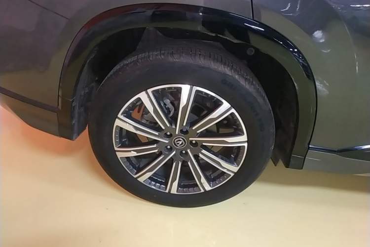 Used CHANGAN CS75 PLUS 2023 3rd Generation 1.5T Automatic Prestige Model Right Rear Wheel Hub