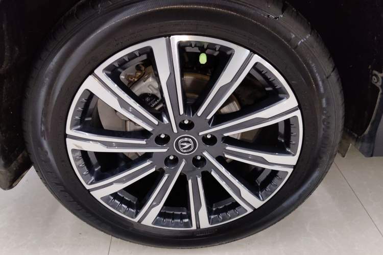 Used CHANGAN CS75 PLUS 2023 3rd Generation 1.5T Automatic Prestige Model Right Rear Wheel Hub