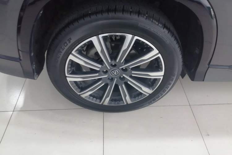 Used CHANGAN CS75 PLUS 2023 3rd Generation 2.0T Automatic Flagship Model Right Rear Wheel Hub