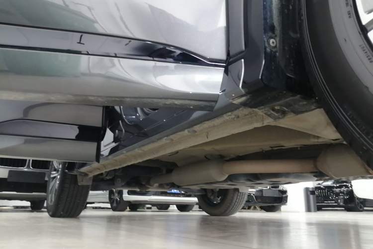Used CHANGAN CS75 PLUS 2023 3rd Generation 2.0T Automatic Flagship Model Right Side Sill